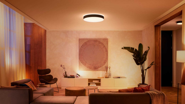 Philips Hue Enrave Deckenleuchte (Bild: Signify)